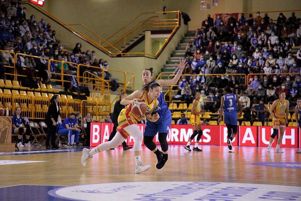 Un desacertado CB Avenida encaja la primera derrota liguera en el Clásico (69-77)
