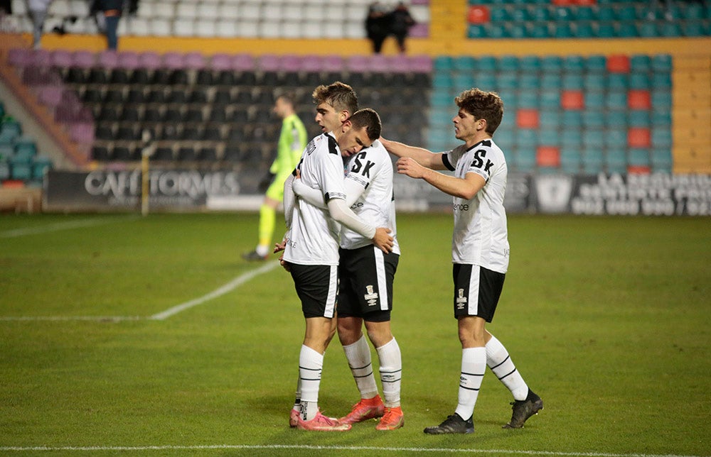 Adri Carrasco pone fin a la sequía del Salamanca UDS para derrotar al Langreo (1-0)