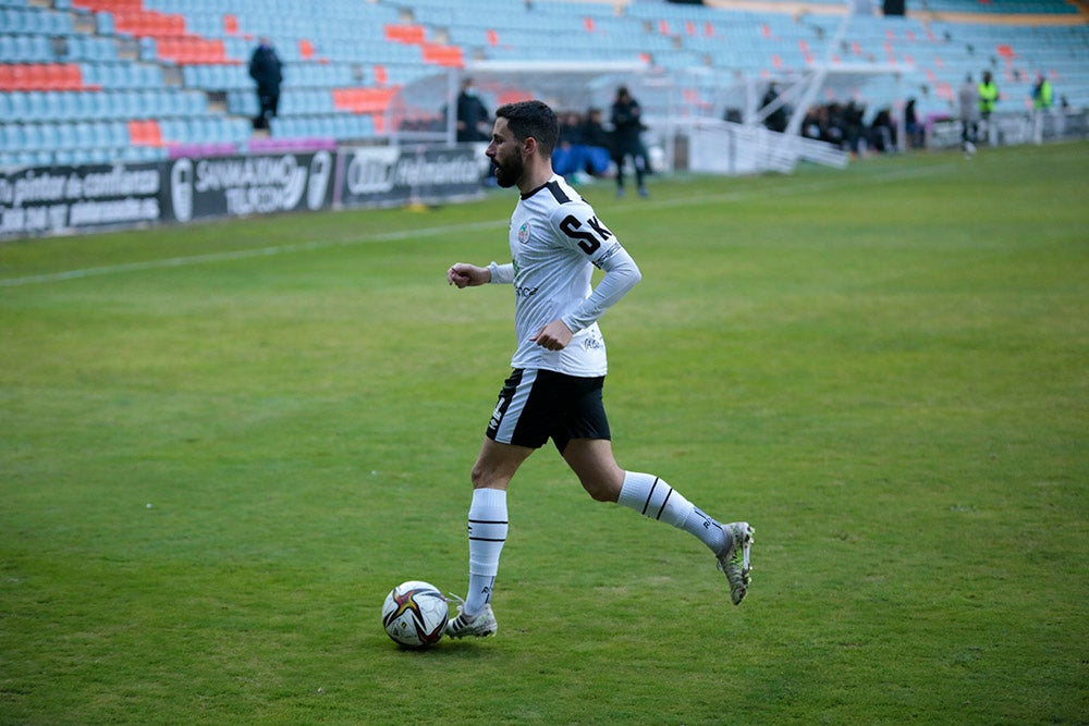 Adri Carrasco pone fin a la sequía del Salamanca UDS para derrotar al Langreo (1-0)