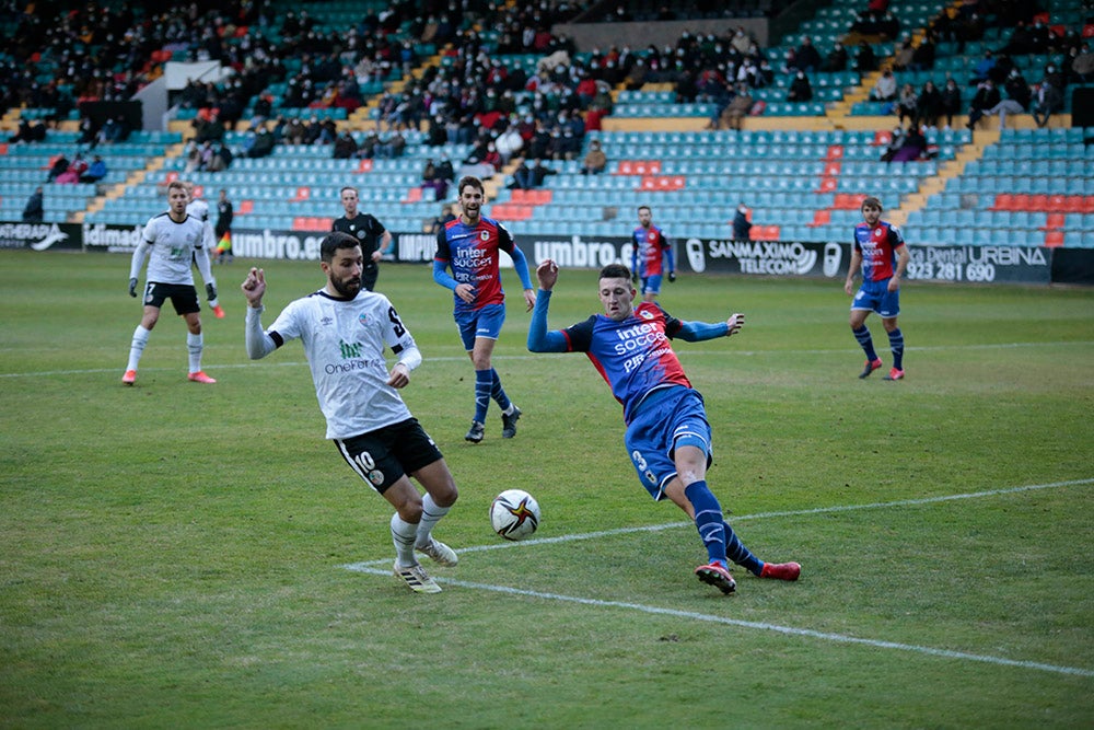 Adri Carrasco pone fin a la sequía del Salamanca UDS para derrotar al Langreo (1-0)