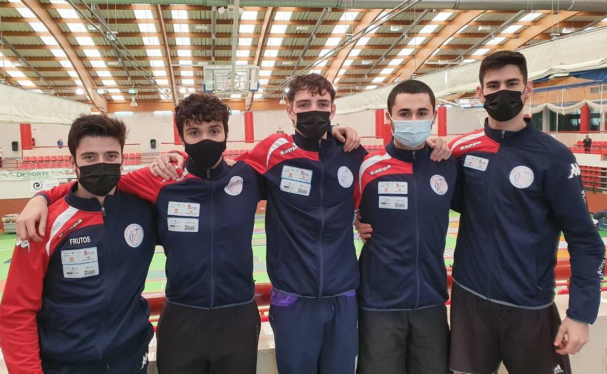 Integrantes del equipo masculino del VCE en el torneo celebrado en Tres Cantos