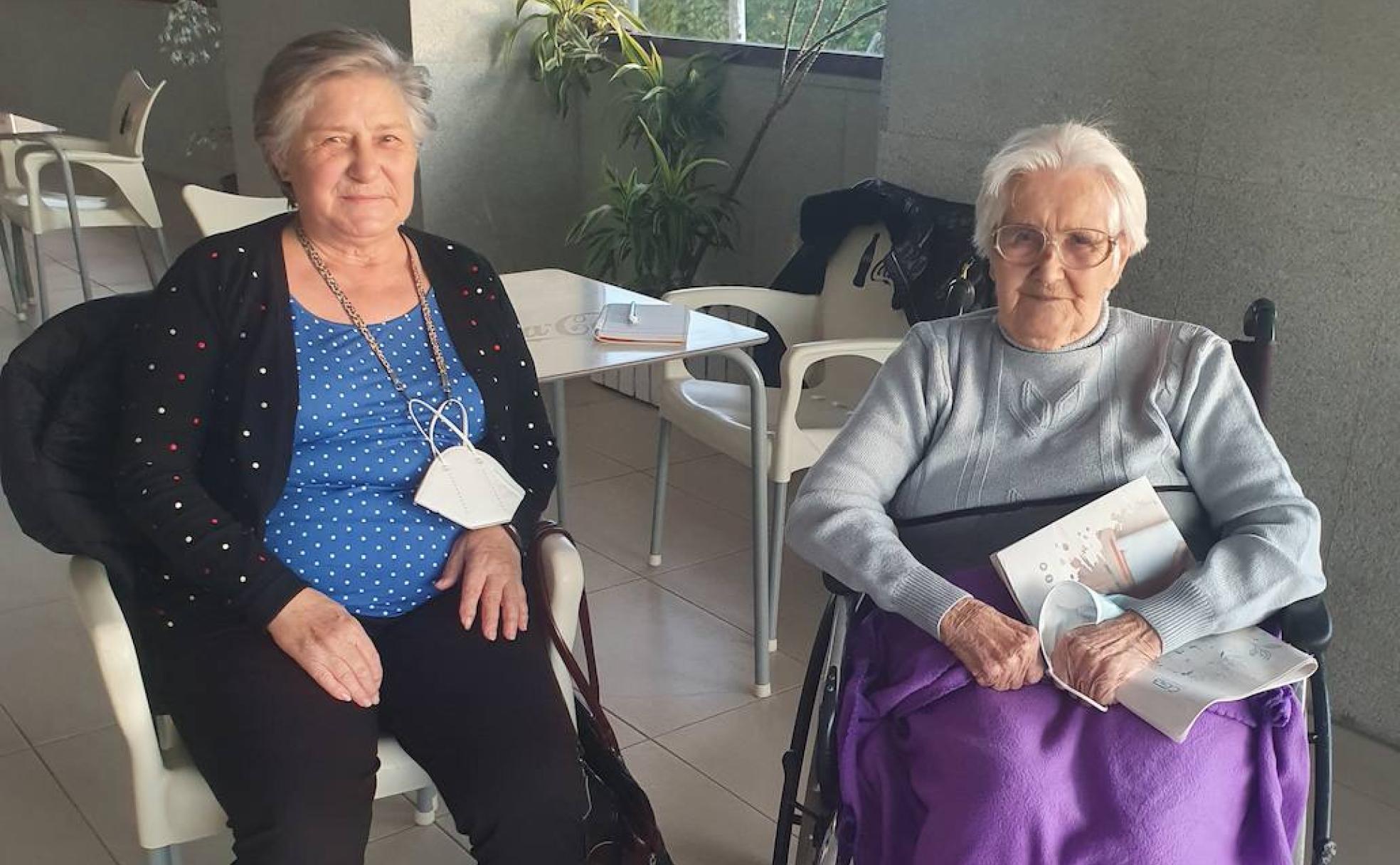 Berna Martín con su madre Petra Sánchez Huerta. 