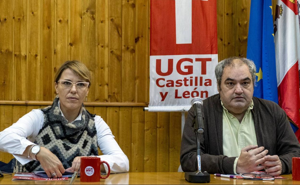Isabel Araque Lucena, secretaria federal de Acción Sindical de UGT-Servicios Públicos y Tomás Pérez Urueña, secretario General de UGT Servicios Públicos en Castilla y León. 