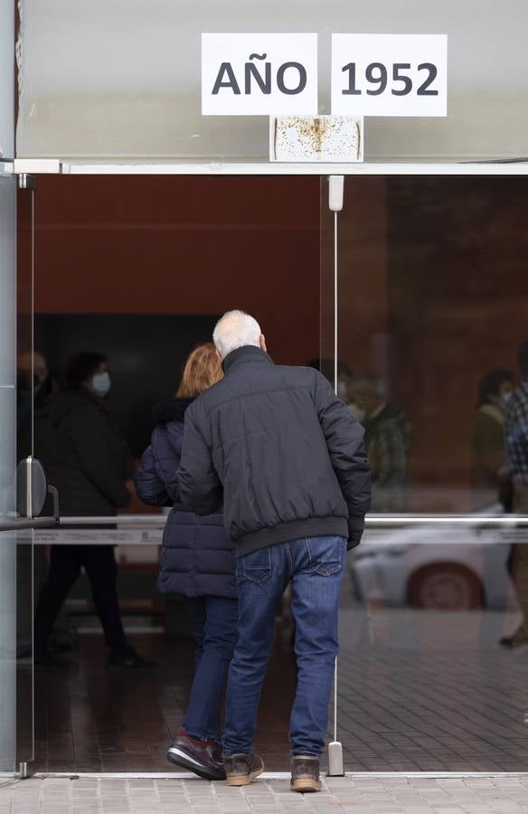 Fotos: Tercera dosis de la vacuna contra la covid-19 en el Centro Cultural Miguel Delibes de Valladolid