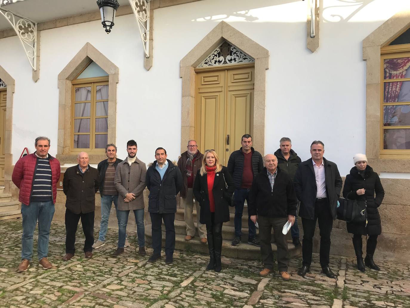 Eloy Ruíz, Raúl San Segundo y representantes de los ayuntamientos de la zona. 