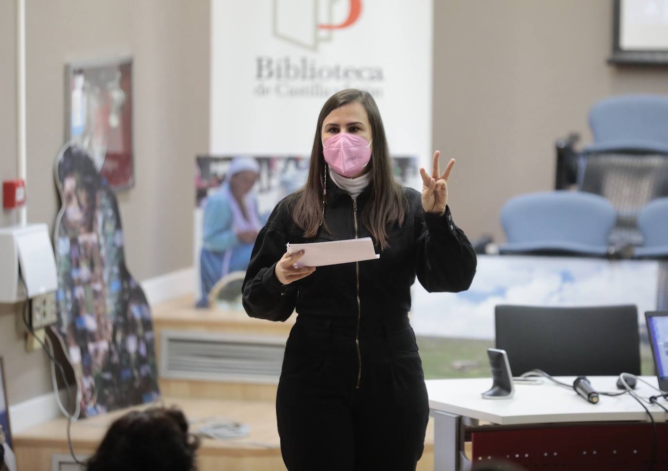 Momentos del encuentro en la Biblioteca de Castilla y León.