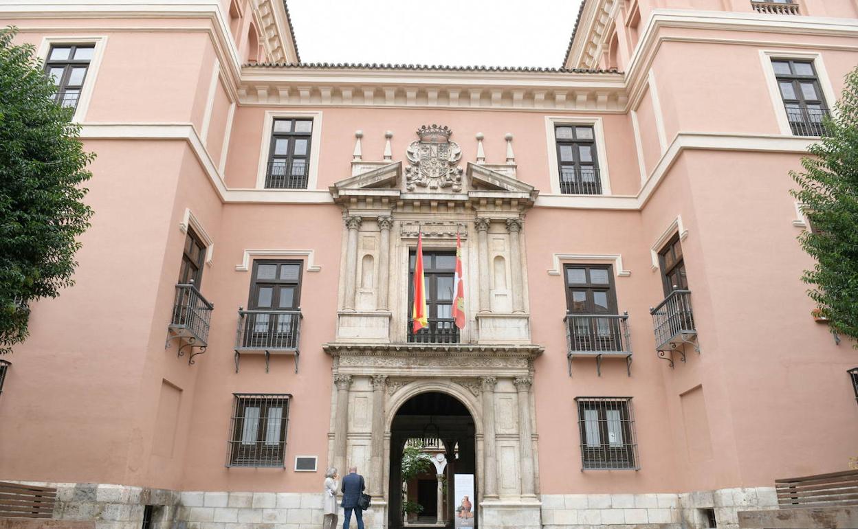 Fachada del Museo de Valladolid, en el palacio de Fabio Nelli. 