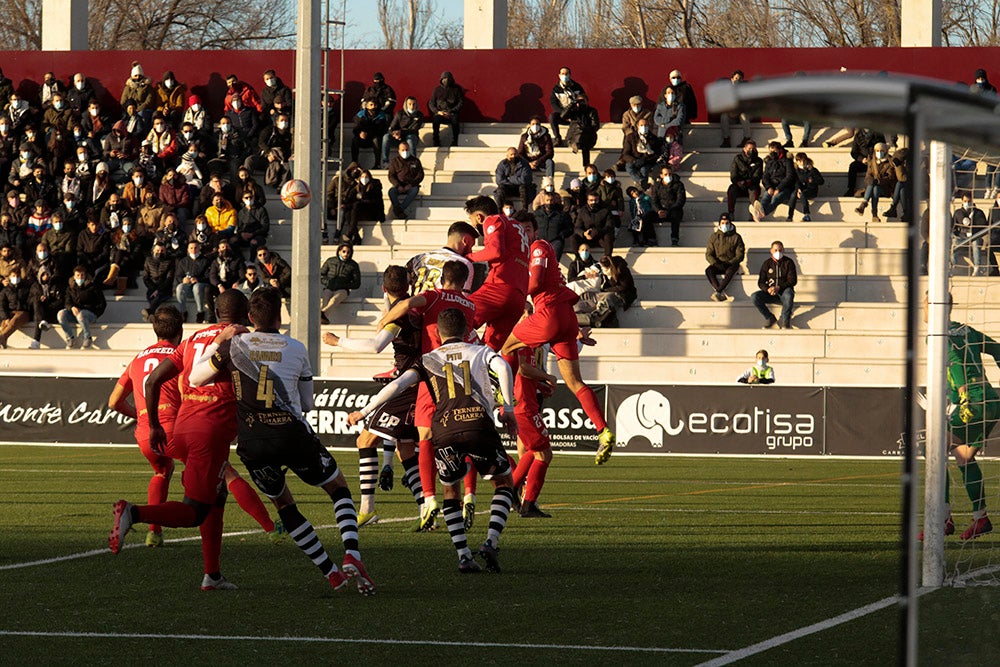 Unionistas sigue abonado a los empates ligueros tras un combate nulo ante la UD Sanse (0-0)