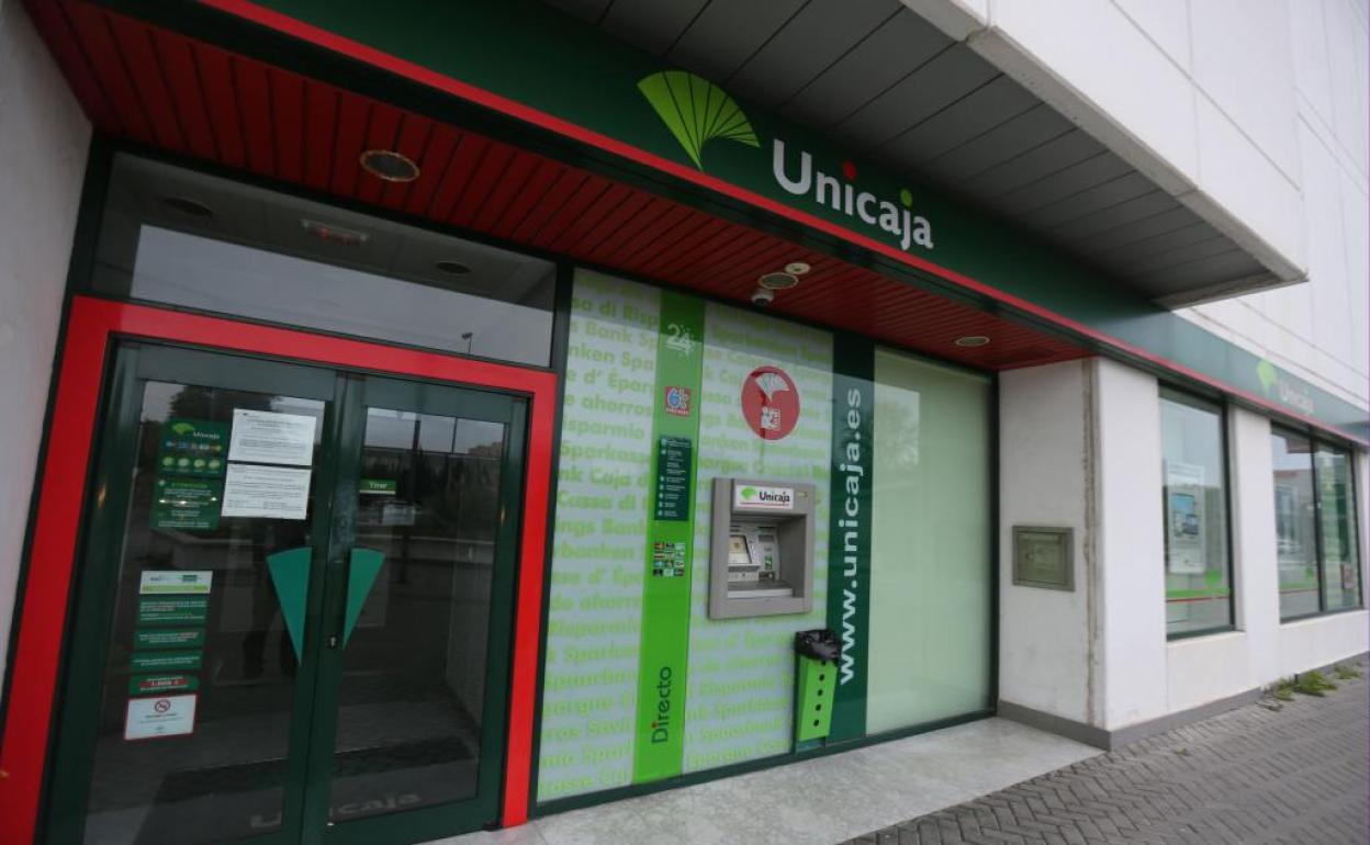 Una sucursal de Unicaja Banco.