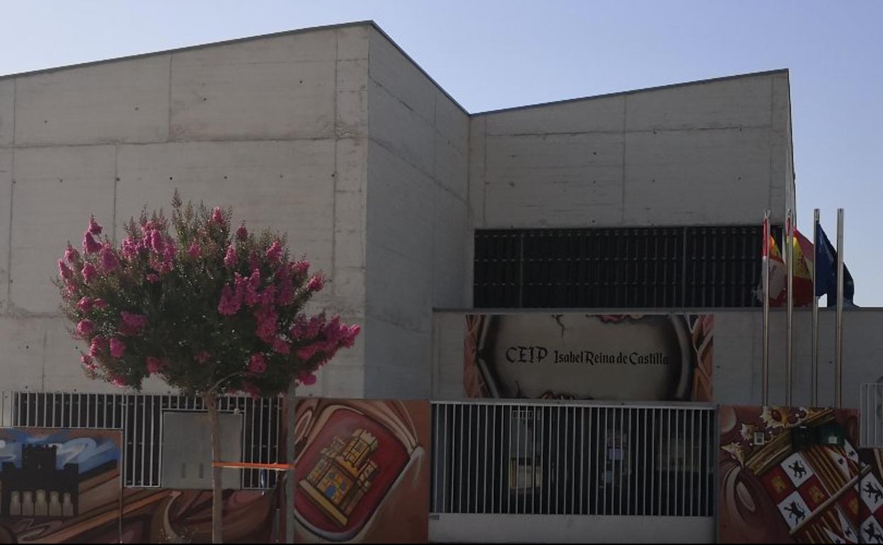 Colegio de Carbajosa donde hay varias aulas en cuarentena. WORD