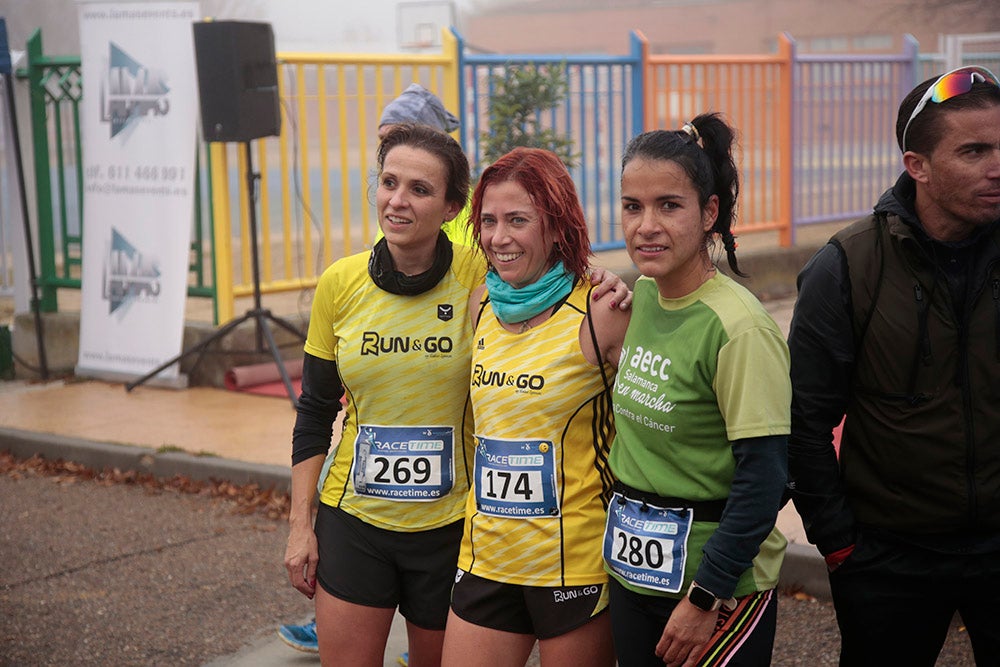 Carbajosa de la Sagrada corre bajo la niebla con sus "Kilómetros Solidarios"