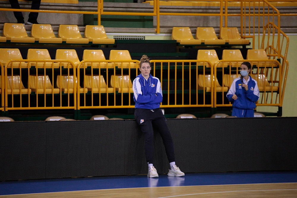 El CB Avenida tira de manual para seguir en lo más alto (75-49)