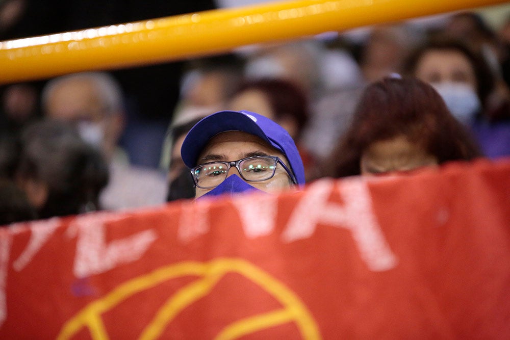 El CB Avenida tira de manual para seguir en lo más alto (75-49)