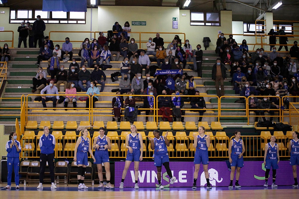 El CB Avenida tira de manual para seguir en lo más alto (75-49)