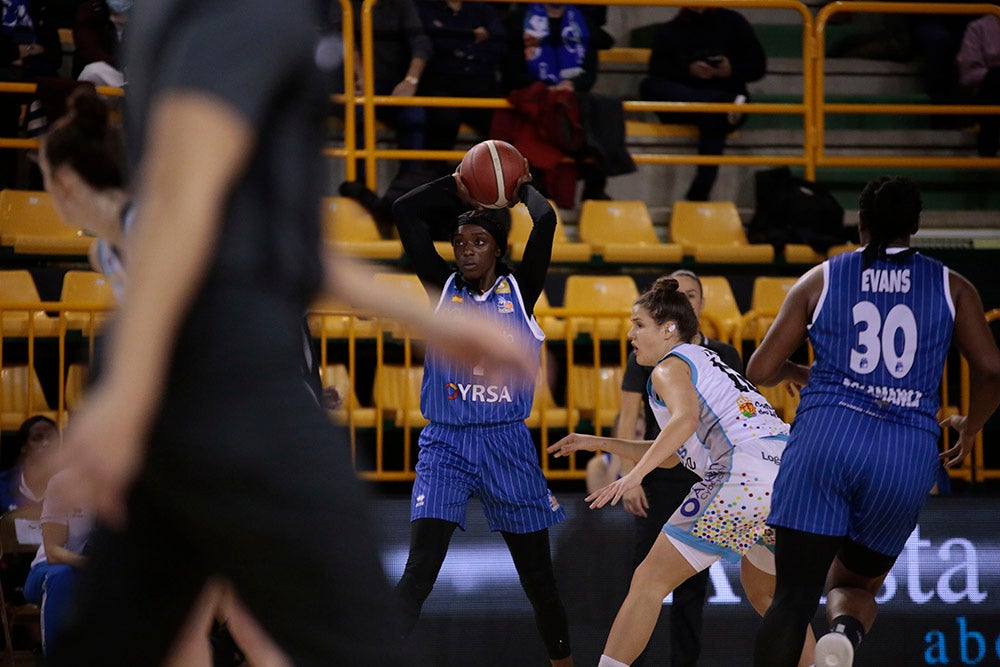 El CB Avenida tira de manual para seguir en lo más alto (75-49)