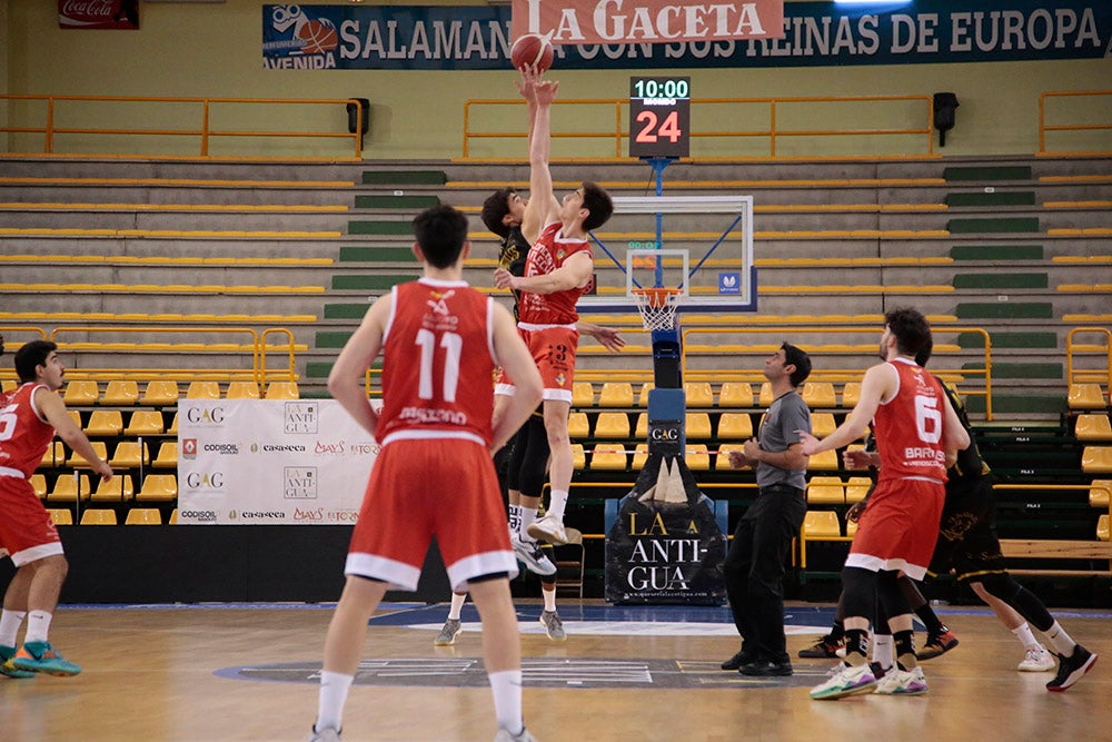 Contundente victoria del Usal La Antigua ante CB La Flecha (87-54)