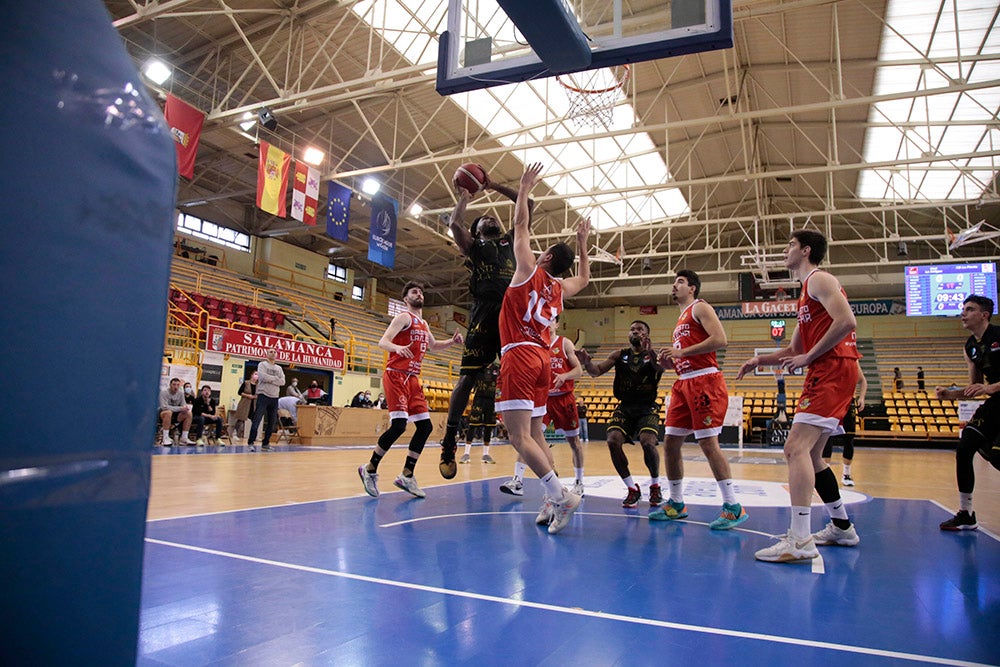 Contundente victoria del Usal La Antigua ante CB La Flecha (87-54)