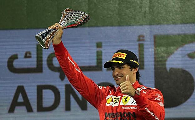 Sainz pone un gran broche a 2012