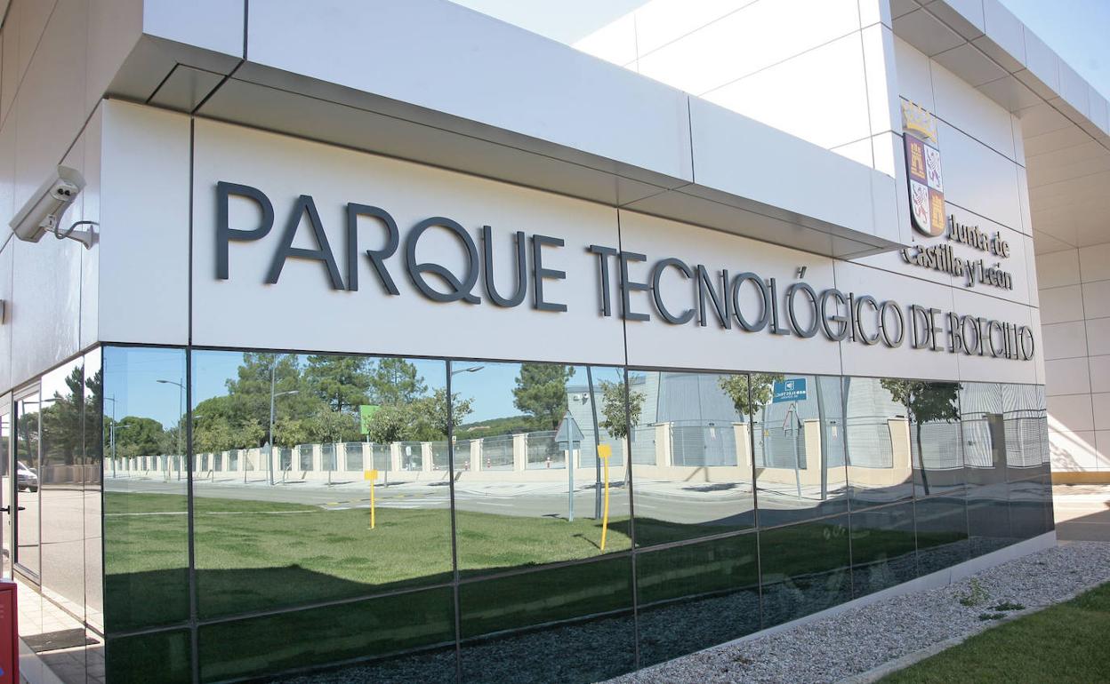Pórtico de acceso principal al Parque Tecnológico de Boecillo, donde se ubica la empresa.