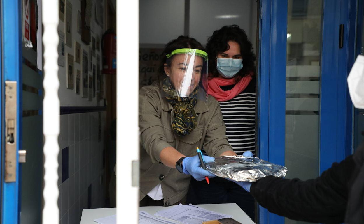 La USAL colabora con el Comedor de los Pobres a través de una campaña de recogida de prendas de abrigo