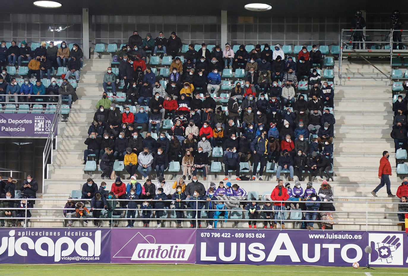 El Espanyol sufre en una repleta y animada Balastera