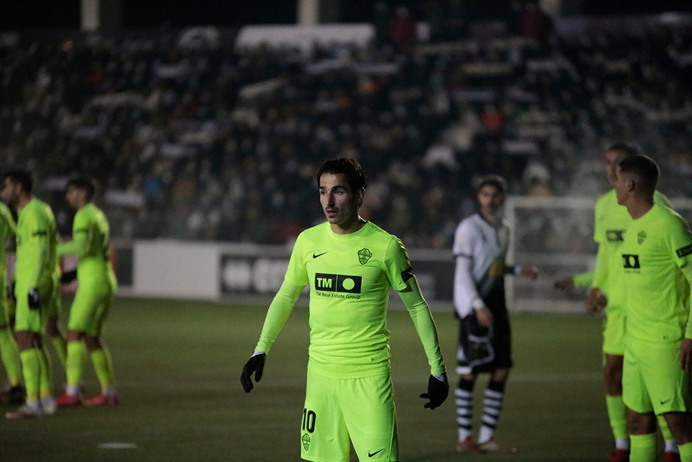 Un cruel final con gol en propia puerta apea de la Copa a un gran Unionistas ante el Elche de Primera (0-1)