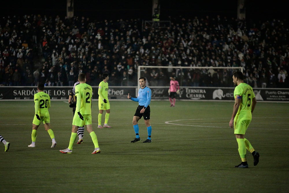 Un cruel final con gol en propia puerta apea de la Copa a un gran Unionistas ante el Elche de Primera (0-1)