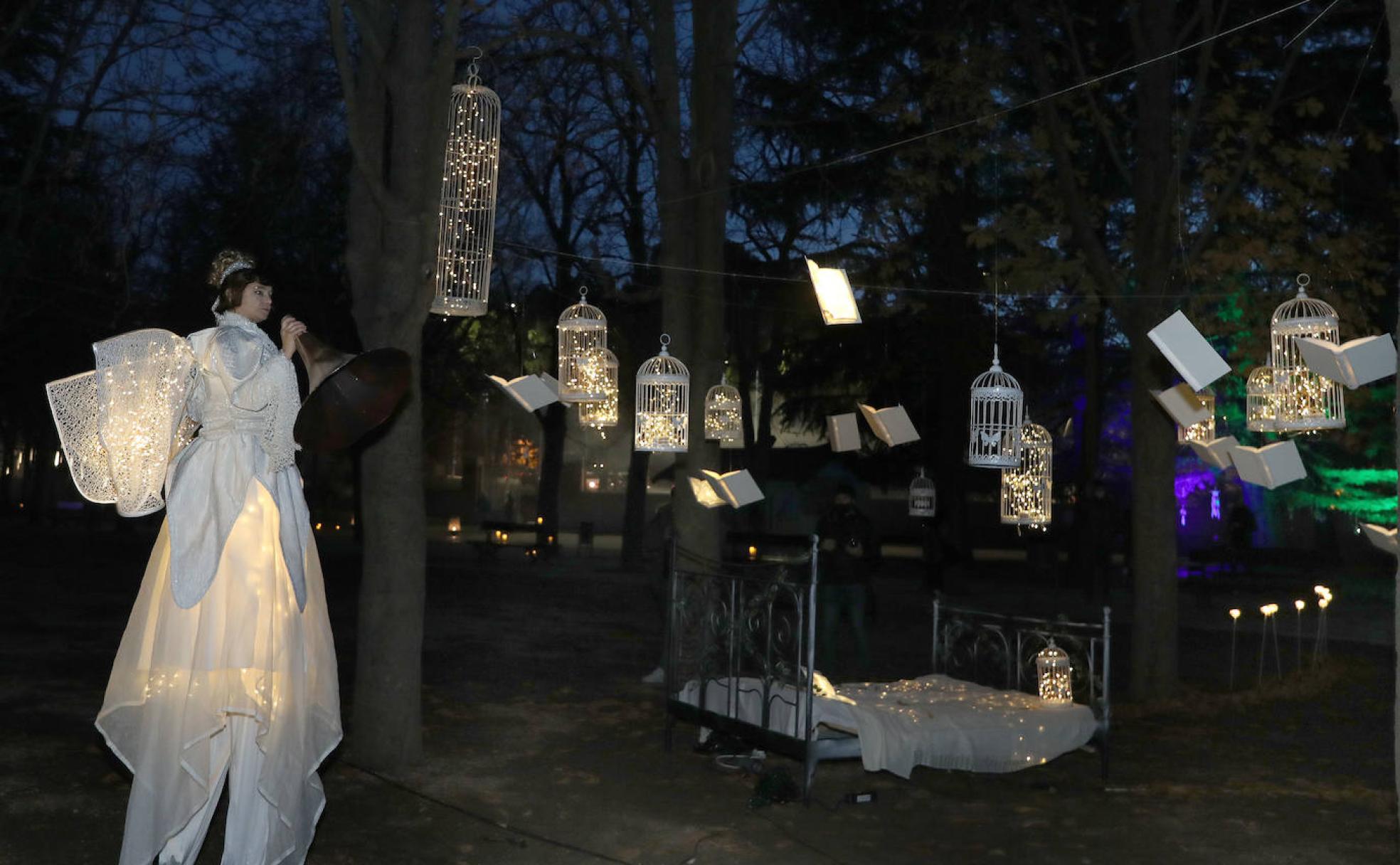 Espectáculo de luces en la Huerta de Guadián. 