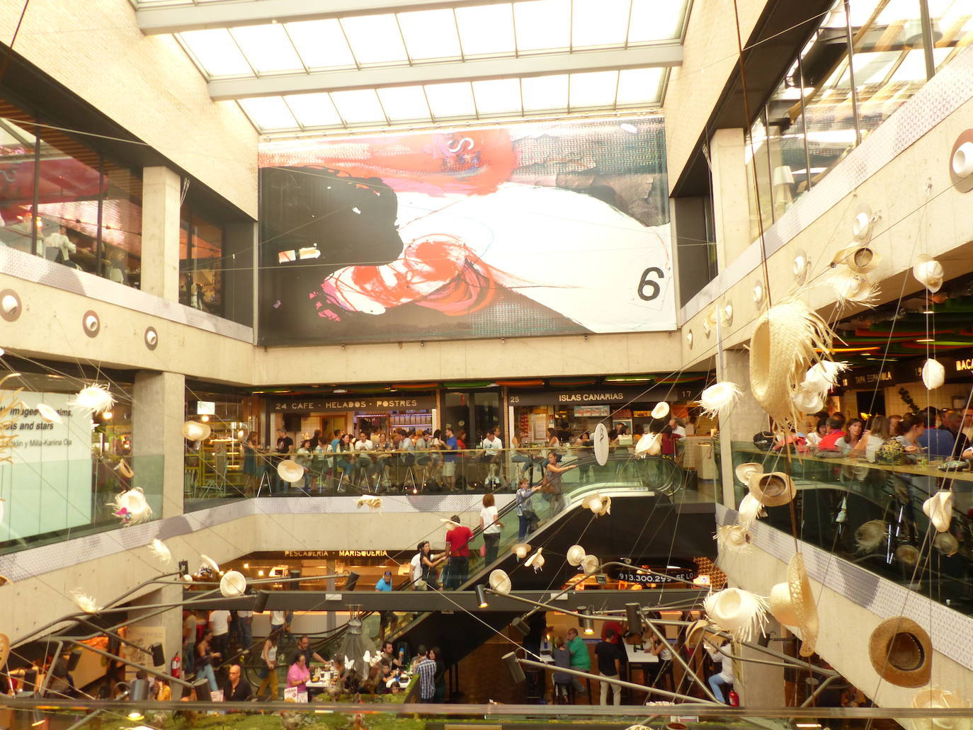 Mercado de San Antón, Madrid.