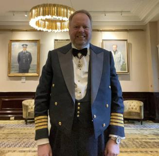 Con el uniforme de la Royal Air Force. británica.