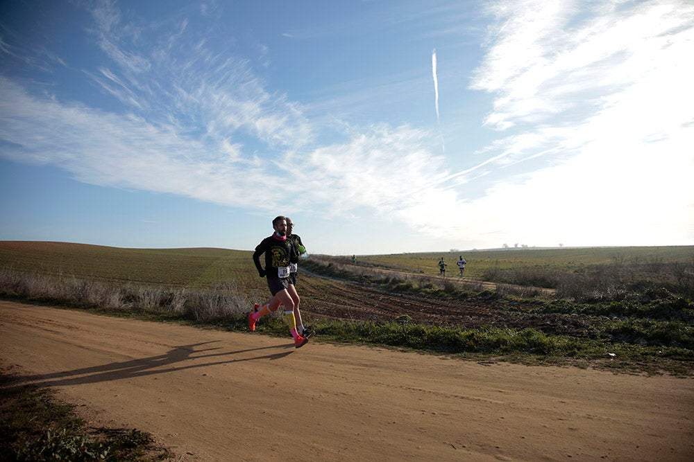 Soleada mañana en los caminos de Cabrerizos para la disputa de la tercera jornada de la Liga de Cross, que alcanza su ecuador al rojo vivo
