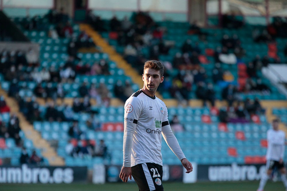 El Salamanca UDS cae con el Pontevedra y pasará las Navidades en puesto de descenso a Tercera RFEF (1-2)