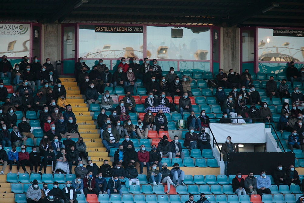 El Salamanca UDS cae con el Pontevedra y pasará las Navidades en puesto de descenso a Tercera RFEF (1-2)