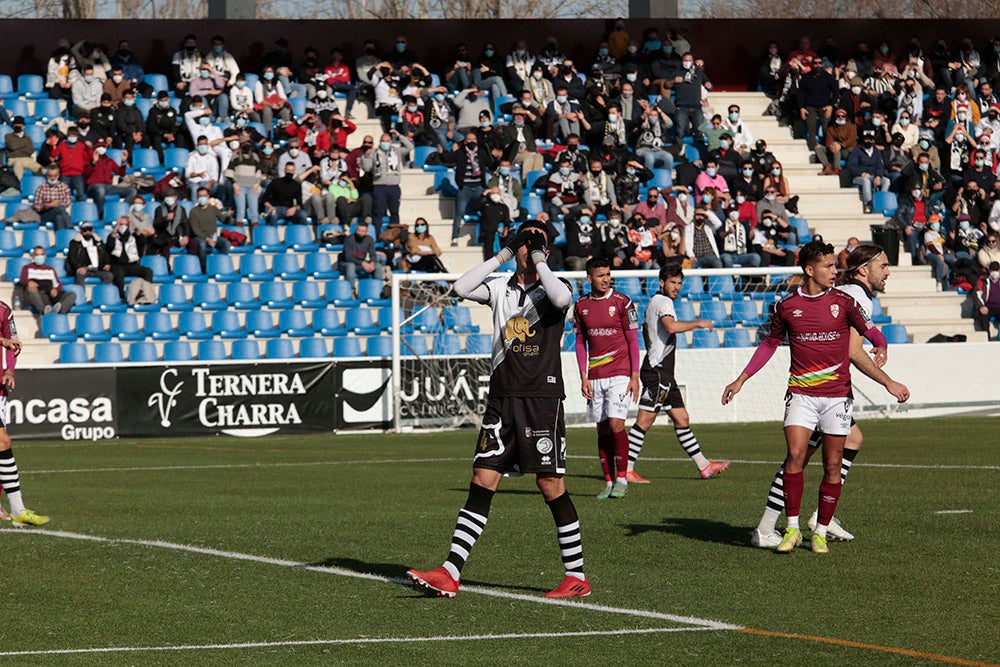 Unionistas vence a la potente UD Logroñés para romper su racha de más dos meses sin ganar en la liga y se va cuarto del grupo al parón