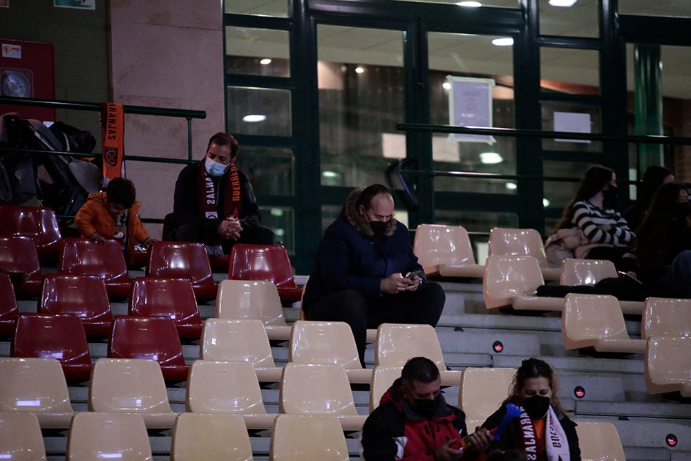 Un nervioso Aquimisa tira el partido en un pésimo último cuarto ante Cantabria (61-64)
