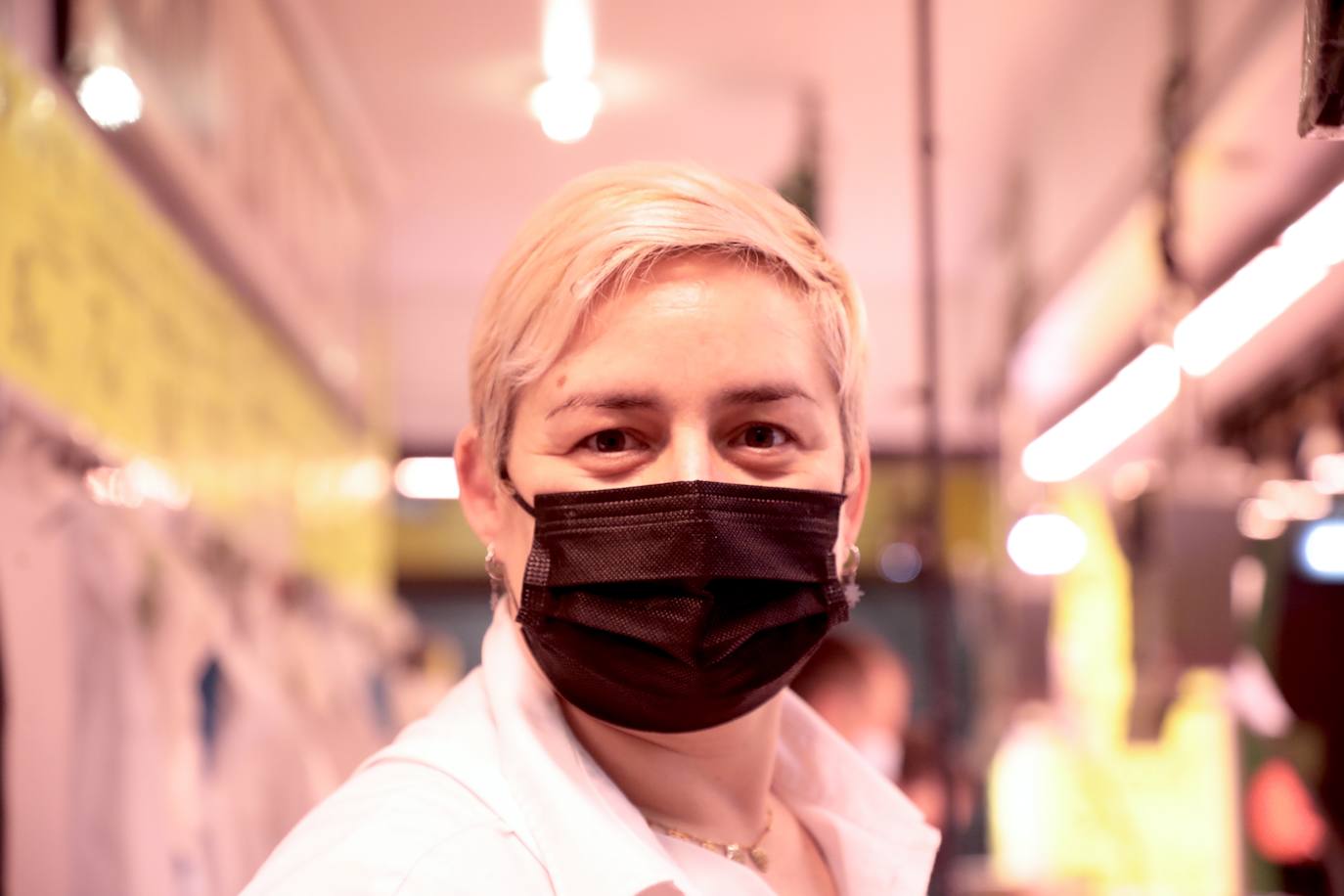 Los vallisoletanos aprovechan el día de Nochebuena para hacer las últimas compras. 