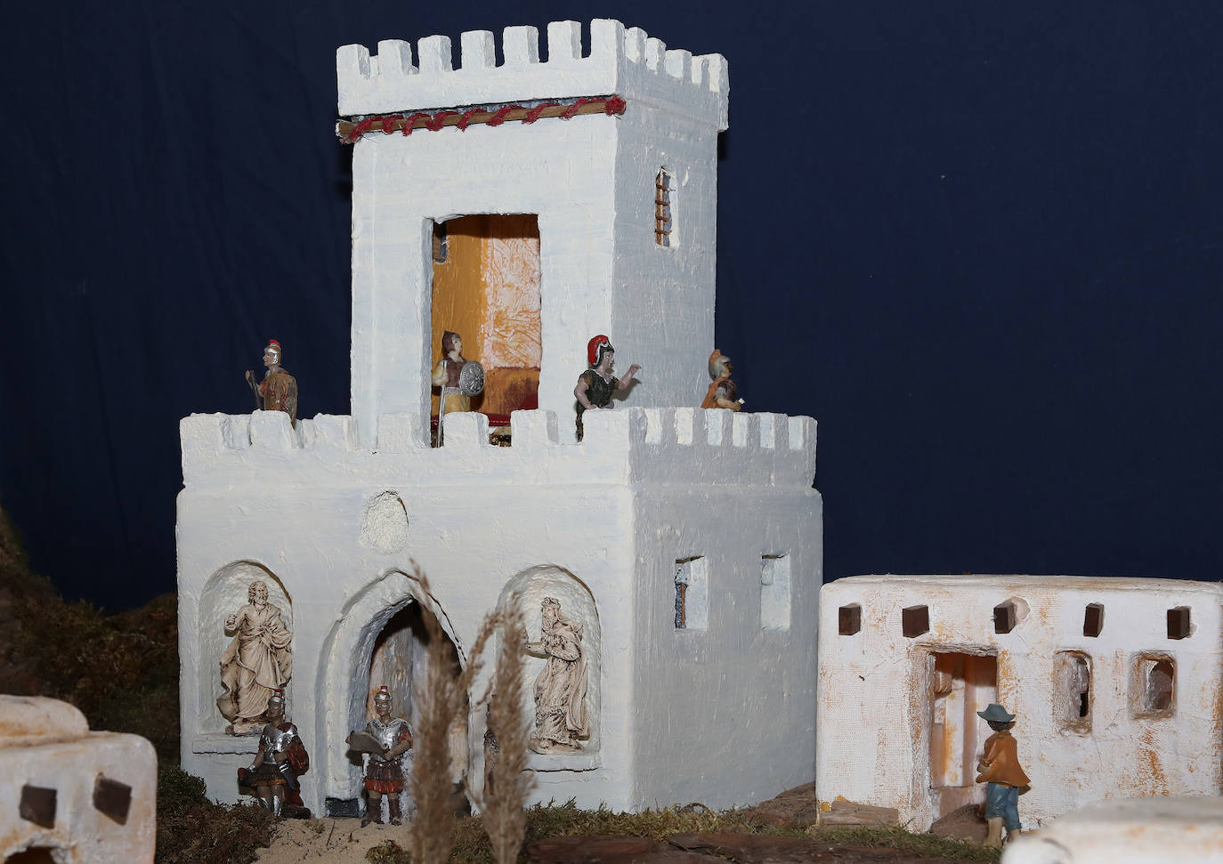 Fotos: El montaje del Santo Sepulcro en Palencia
