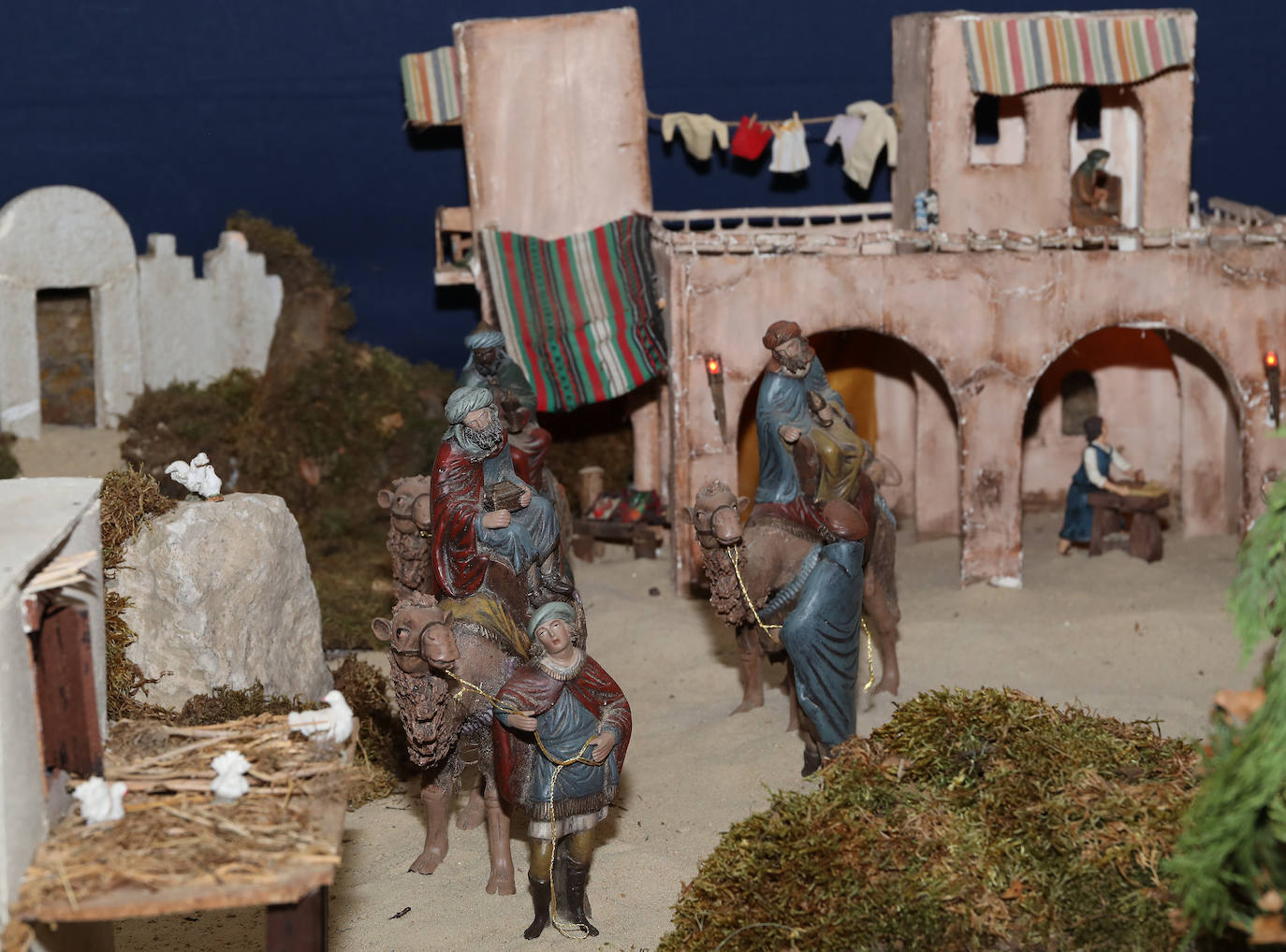 Fotos: El montaje del Santo Sepulcro en Palencia