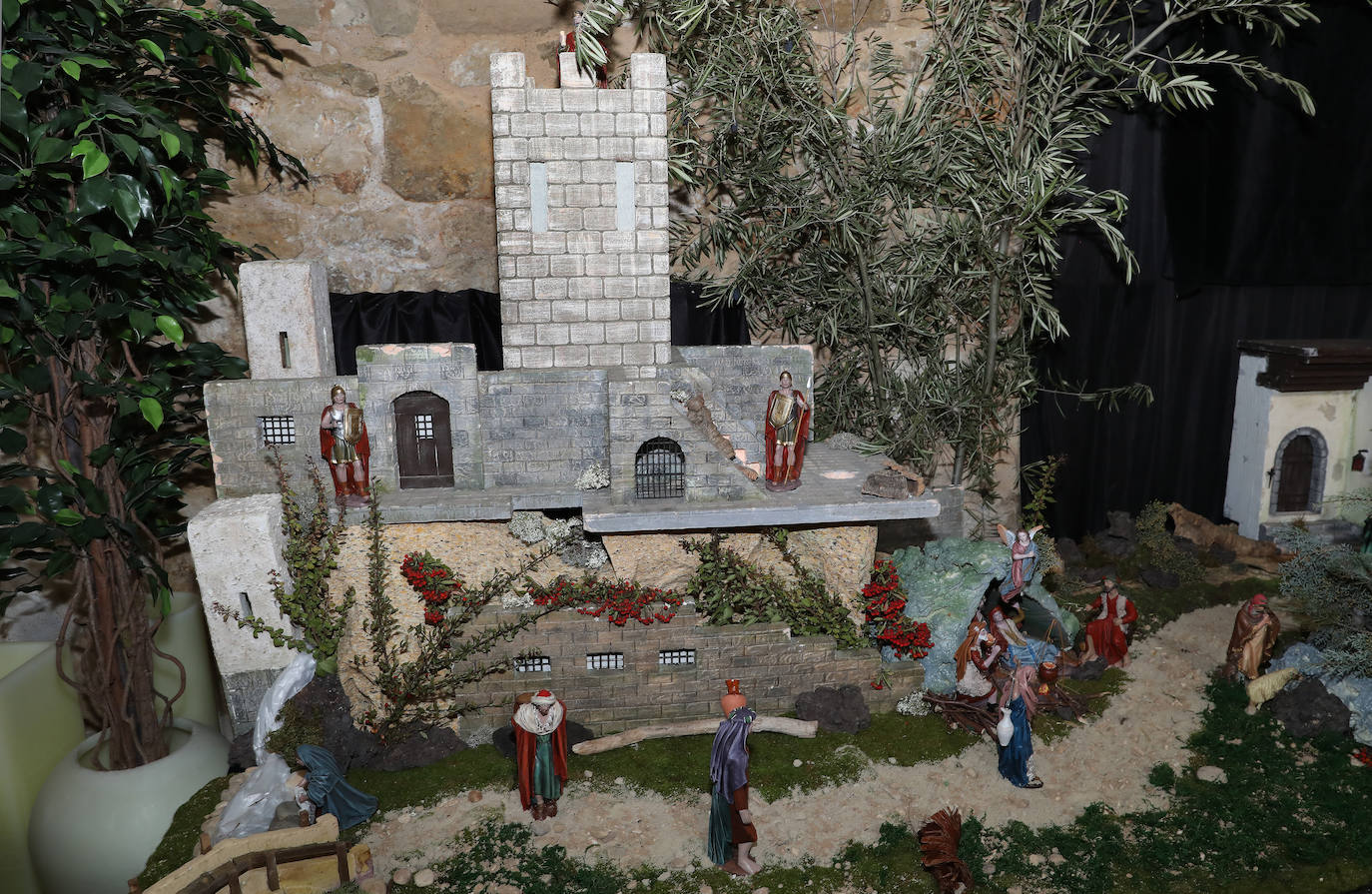 Fotos: Montaje en la capilla de la Soledad