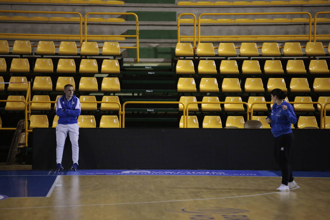 Roberto Íñiguez y Raquel Romo preparan el entrenamiento 