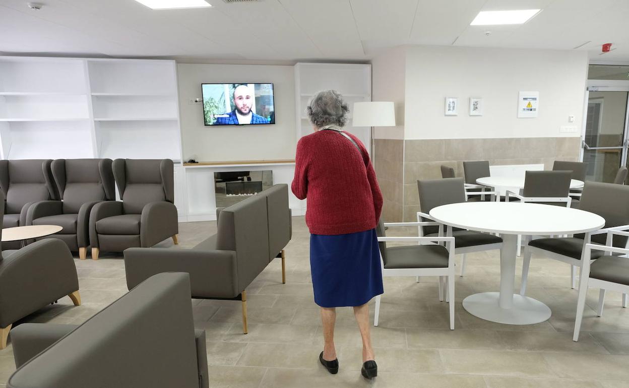 Seis ancianos de Valladolid se acogen al programa 'Contigo en Navidad' para estar acompañados