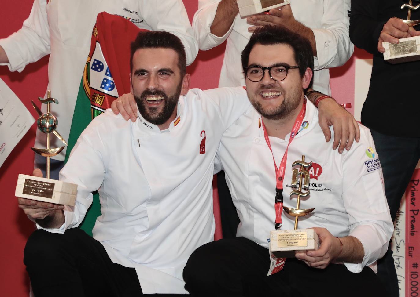 Las mejores tapas de España y del mundo. David Quevedo y Alejandro San José , con sus trofeos.