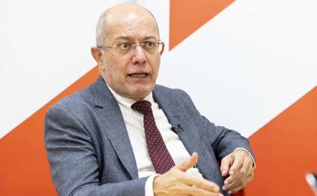 Francisco Igea, durante la entrevista en el despacho del Grupo Parlamentario de Ciudadanos en las Cortes. 