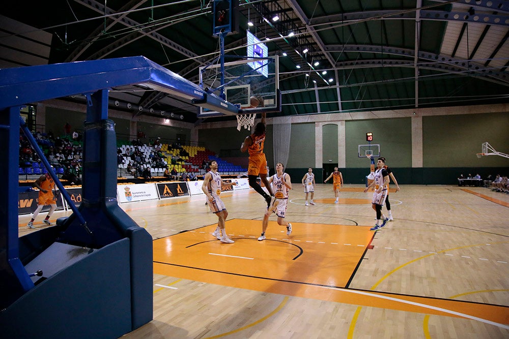 El colista Aquimisa vuelve a tirar otro partido que tenía 'ganado' en el ultimo cuarto (74-77)