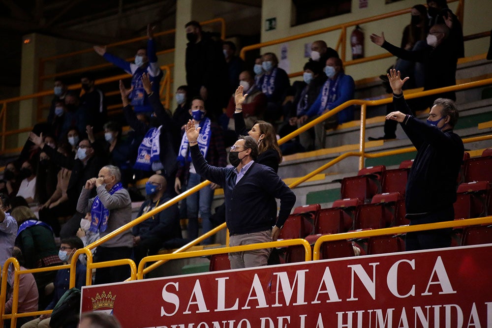 Las fechas festivas y la situación sanitaria dieron lugar a un Würzburg con muchos huecos en las gradas para despedir el año con victoria