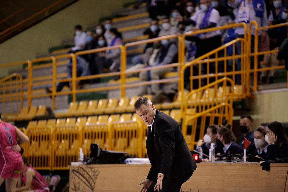 El CB Avenida se va líder en solitario al 2022 (85-62)