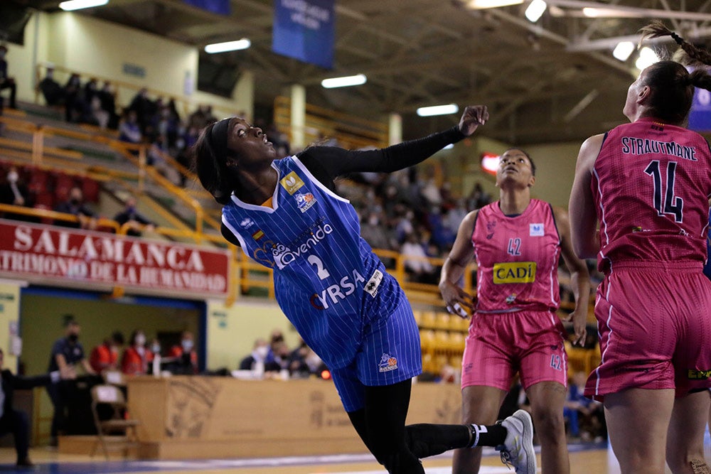 El CB Avenida se va líder en solitario al 2022 (85-62)