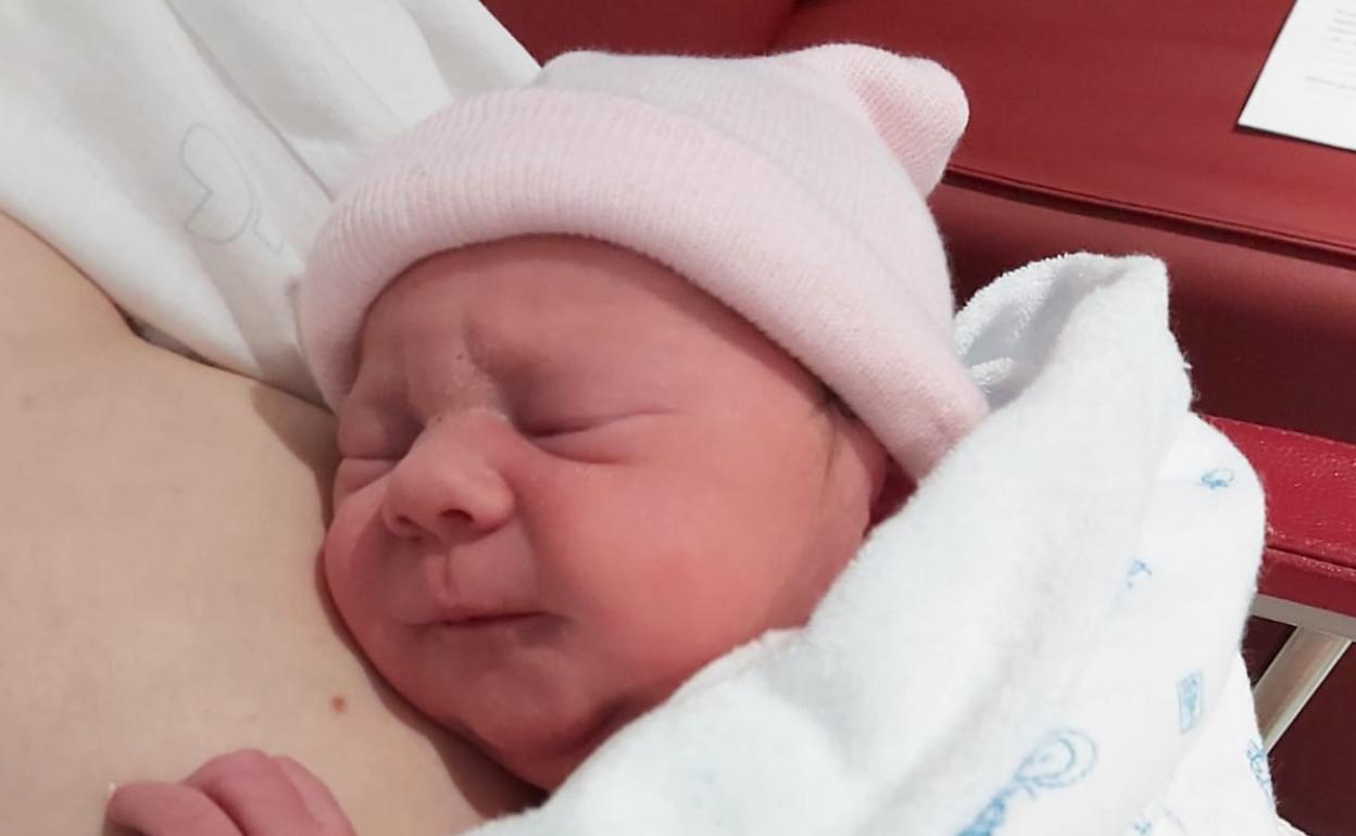 Alba, úlltimo bebé nacido en 2021. 