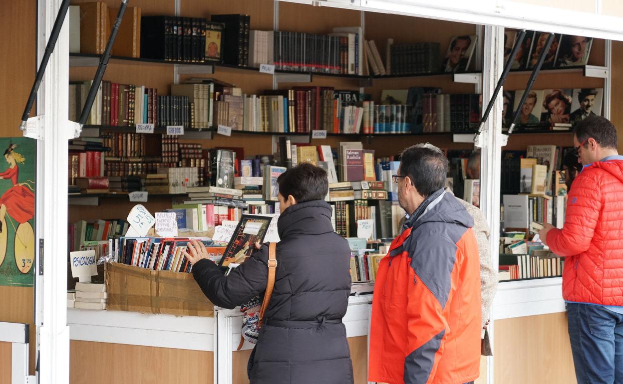 Feria del Libro celebrada en la Plaza Mayor de Salamanca. 