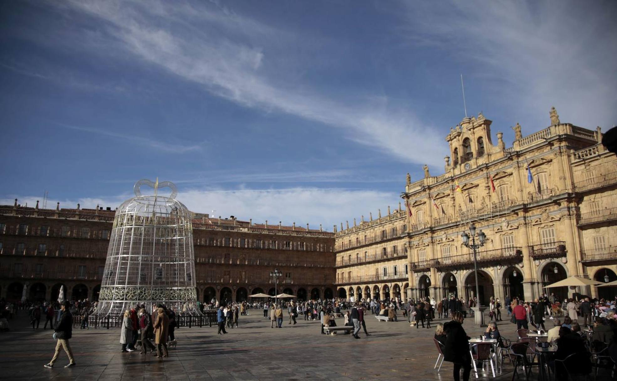 La Plaza Mayor llena de gente la mañana de ayer sábado.